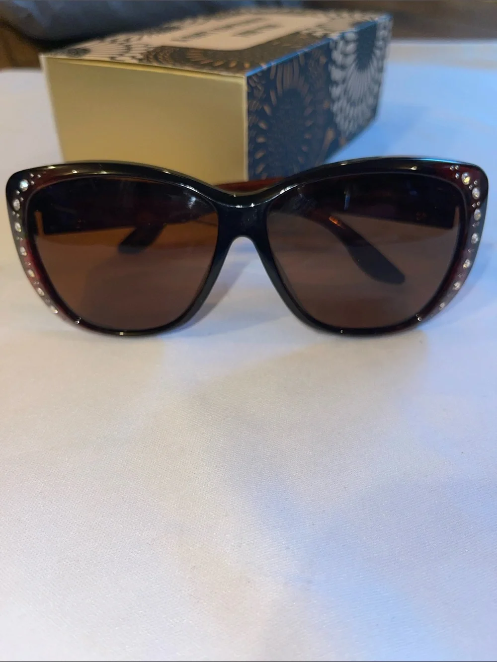 Women’s Brown Rhinestone Accent Sunglasses